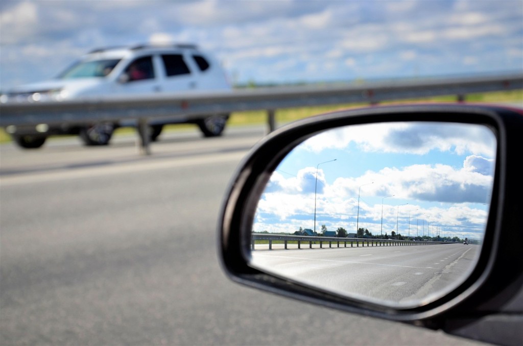 Vignette check – rear-view mirror and Bulgaria’s tolled road network